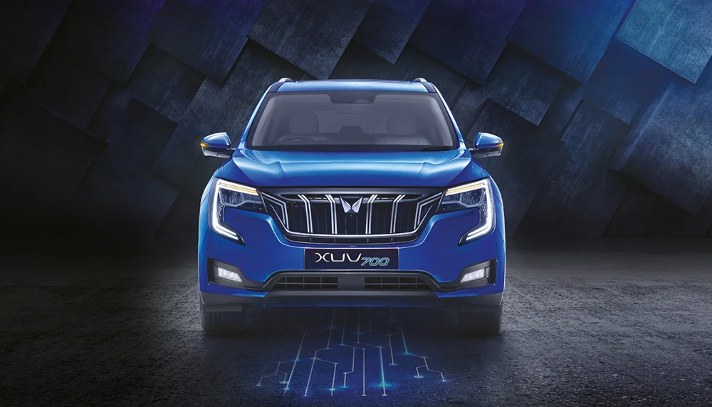 Blue Mahindra XUV700 Front View Image Blue Mahindra XUV700 Front View Photo